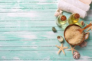sugar and coconut oil scalp scrub