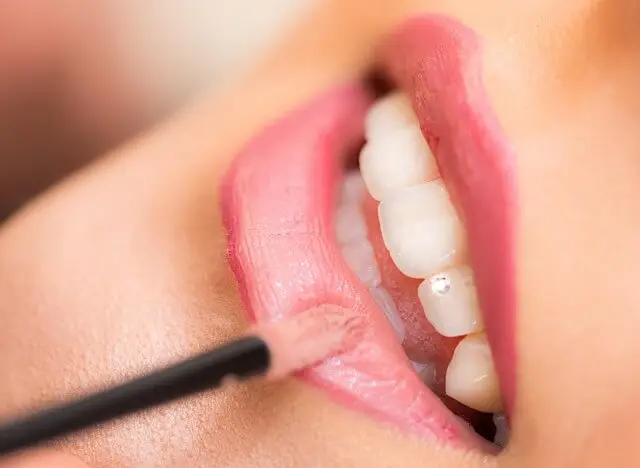 how to make your own lip gloss